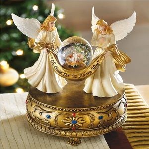 Christmas angels snow globe